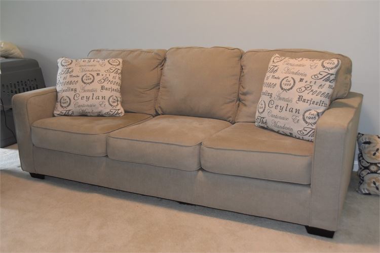 Contemporary Sofa With Accent Pillows