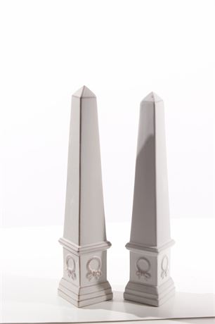 pair of decorative ceramic Obelislk | Par de Obeliscos Decorativos en Cerámica