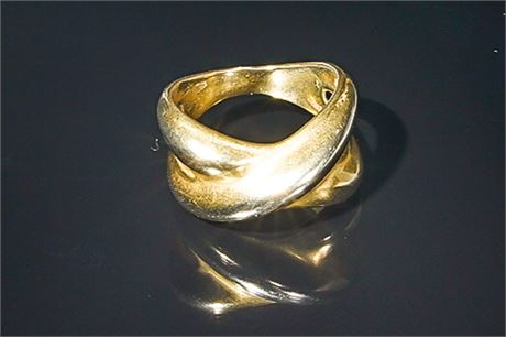 Gold Ring in a Crisscross Pattern