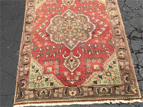 Machine Made Oriental Carpet
