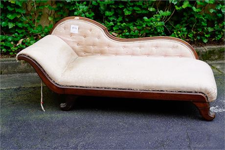 Victorian Upholstered Fainting Couch