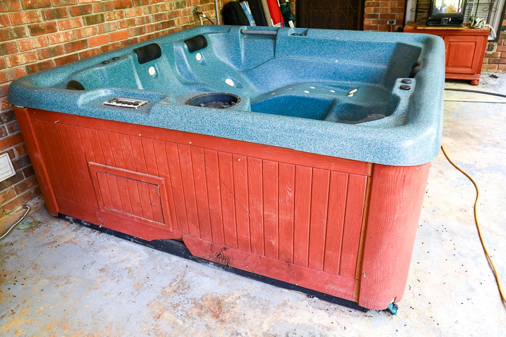 Companies Estate Sales Leisure Bay ProShield Hot Tub