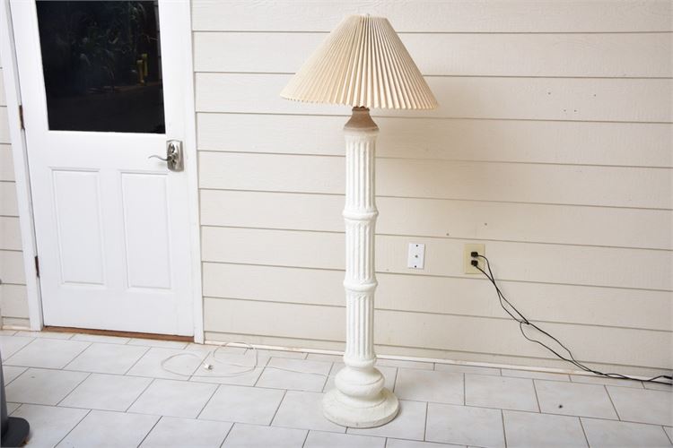 Column Form Floor Lamp