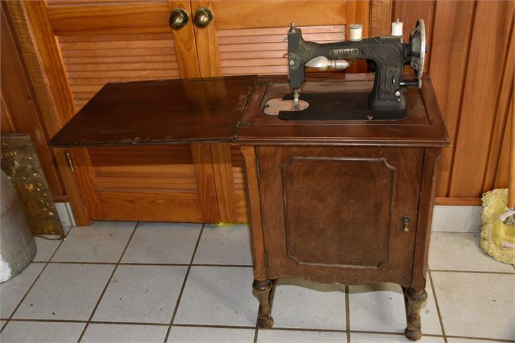 White Sewing Machine With Cabinet