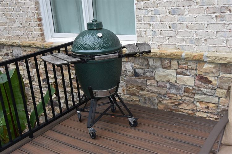 Big Green Egg Grill With Stand