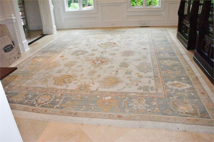 Heriz Pattern Hand Woven Carpet