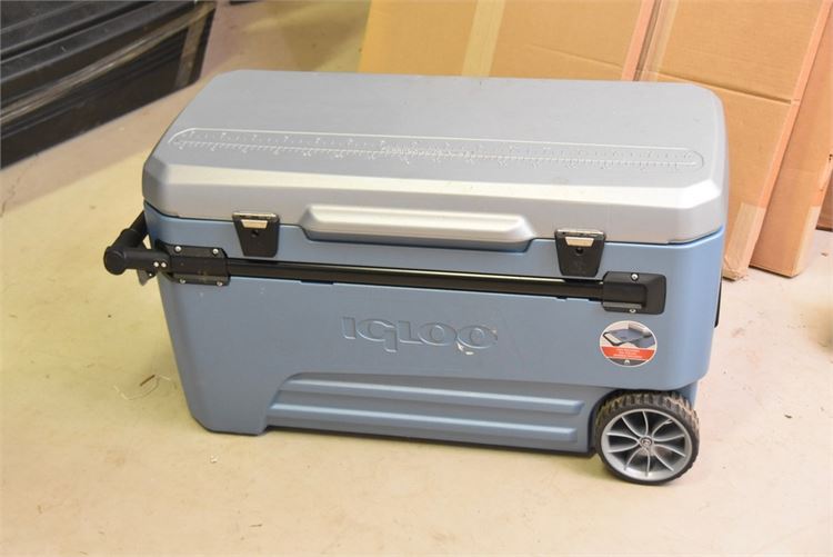 IGLOO Rolling Cooler
