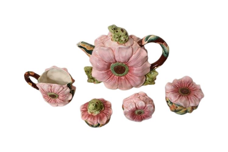 Corner Ruby Collection Teapot Frogs Flower Figural Tea Service