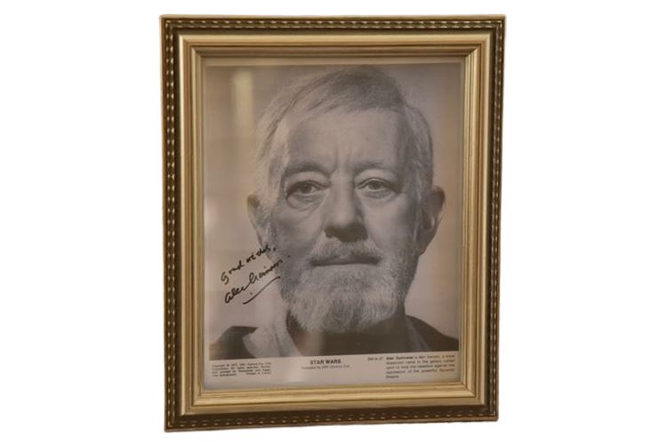 Photo of Obie Wankanobi from Star Wars and signed by Alex Guinness, 1977 (COA)
