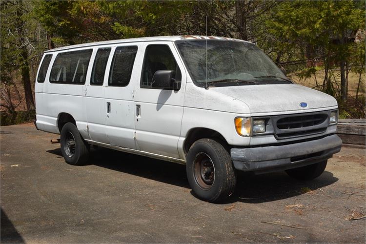 1997 Ford Club Wagon (176,957 MILES)