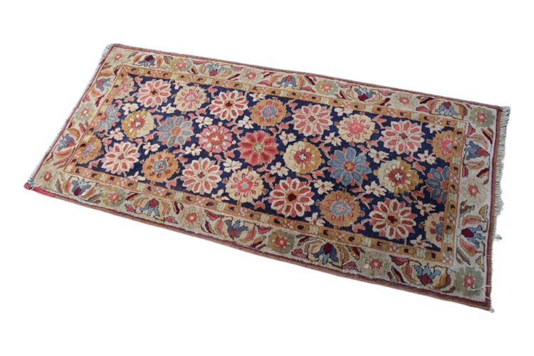 Handwoven Semi Antique Floral Pattern Area Rug