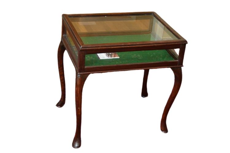 Queen Anne Style Vitrine Table