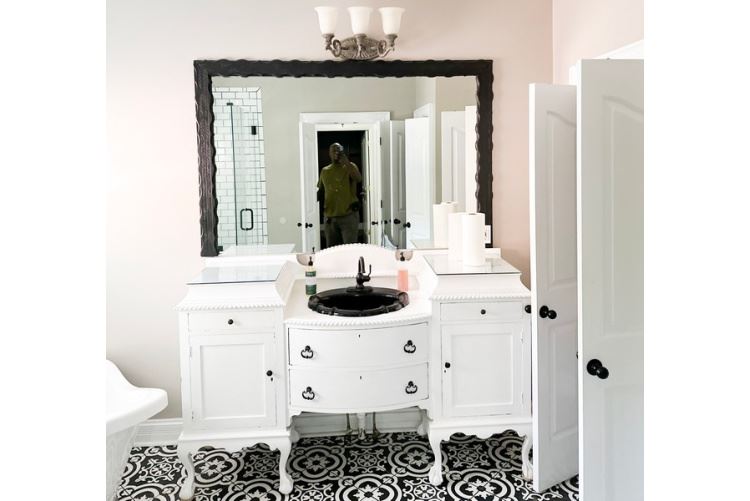 White Painted Antique Style Vanity
