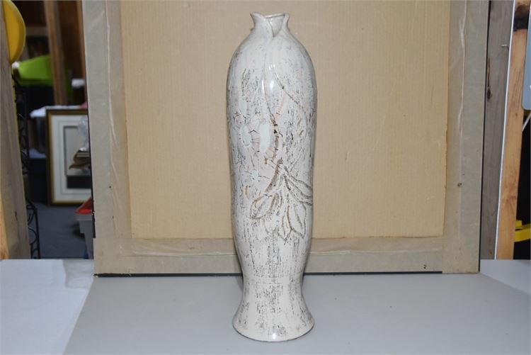Distress White Painted Vase