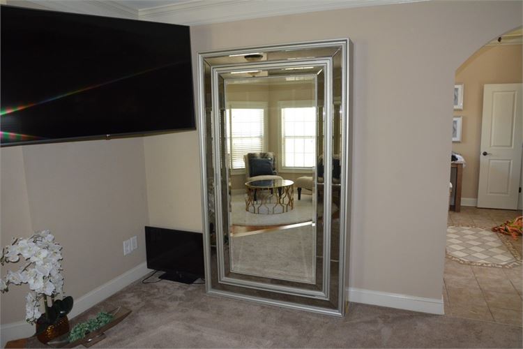 Wall Mounted Mirrored Jewelry Cabinet With Interior Lights