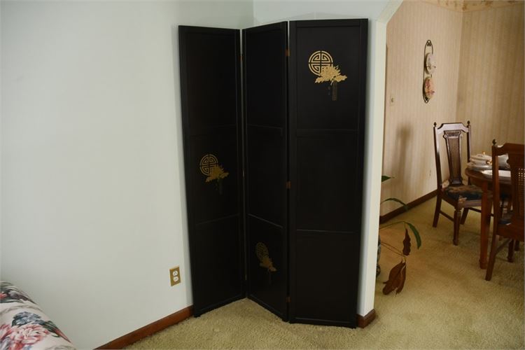 Black and Gilt Lacquered Chinese Room Divider