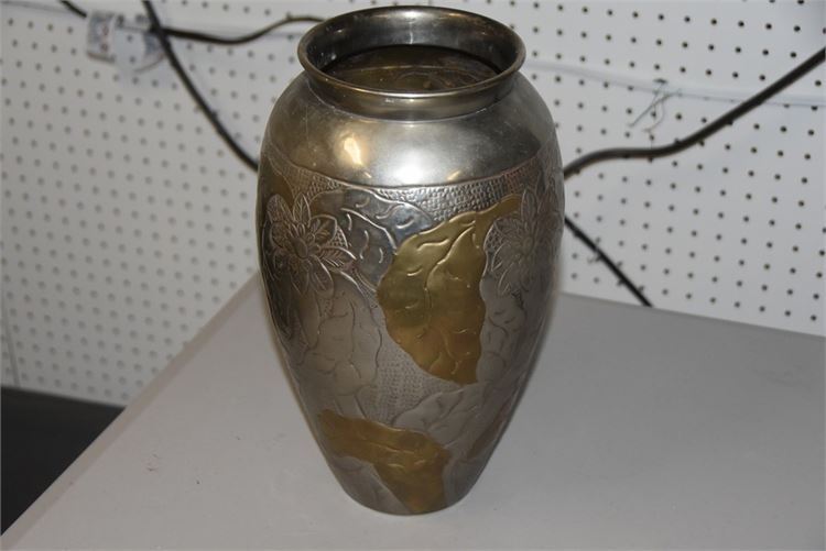 Two Tone Floral Pattern Vase