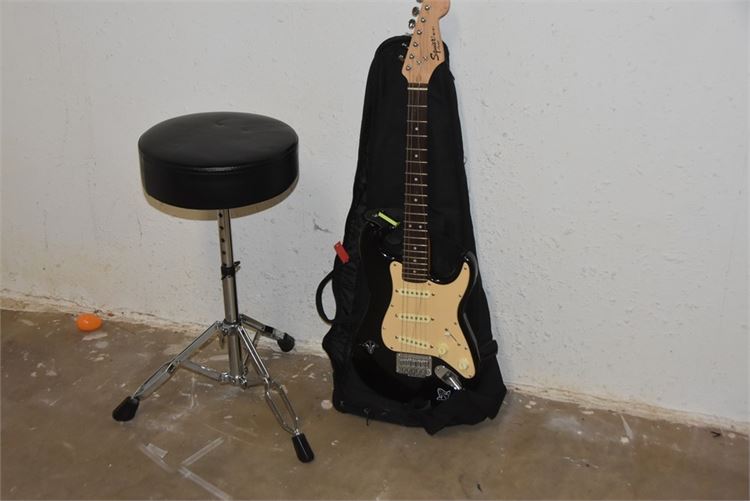 FENDER Electric Guitar With Stool and Soft Case