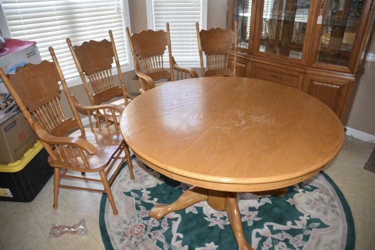 Oak Dining Table And Chairs (4) Chairs