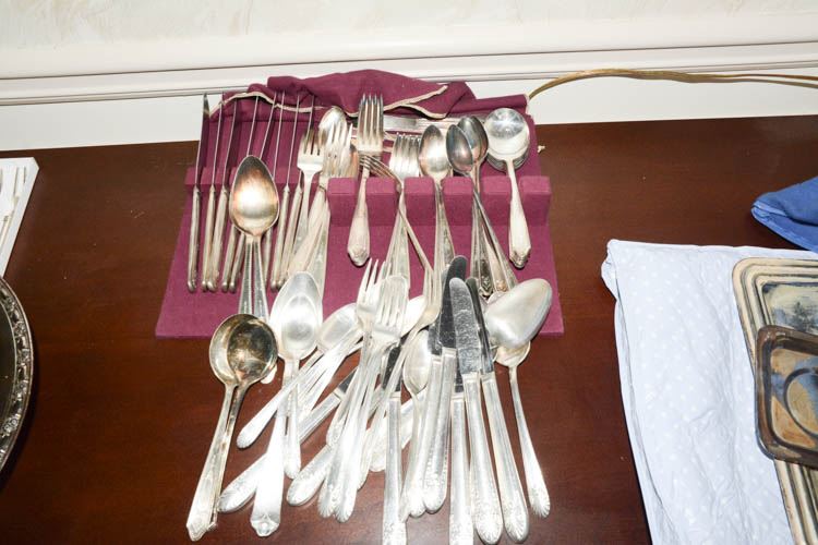 Vintage Cutlery Set Silvertone
