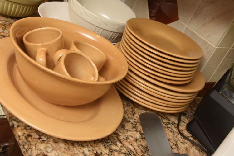Set Pottery-Barn-Earthenware dining-entertaining Set